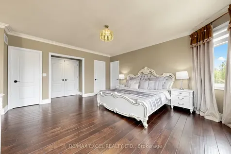 10 Royal West Road Markham ON L6C 0L4