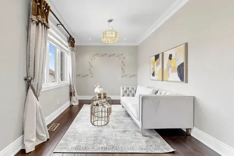10 Royal West Road Markham ON L6C 0L4