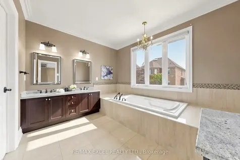 10 Royal West Road Markham ON L6C 0L4