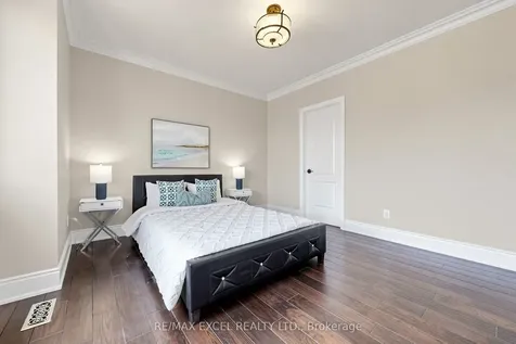 10 Royal West Road Markham ON L6C 0L4