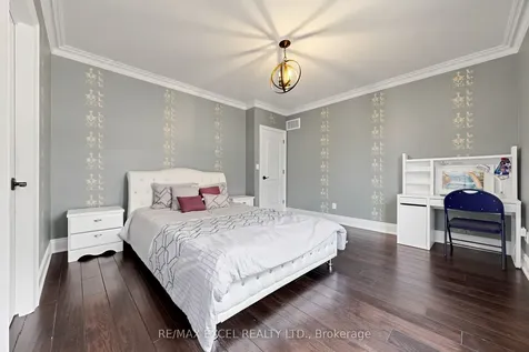 10 Royal West Road Markham ON L6C 0L4