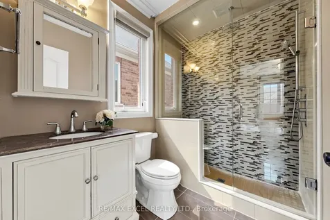 10 Royal West Road Markham ON L6C 0L4