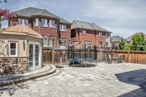 10 Royal West Road Markham ON L6C 0L4