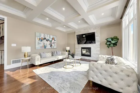10 Royal West Road Markham ON L6C 0L4