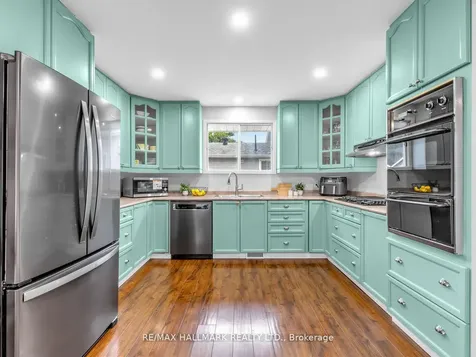 21 Pleasant Avenue East Gwillimbury ON L9N 1A1