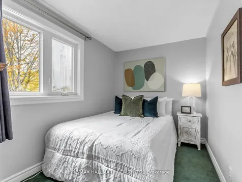 21 Pleasant Avenue East Gwillimbury ON L9N 1A1