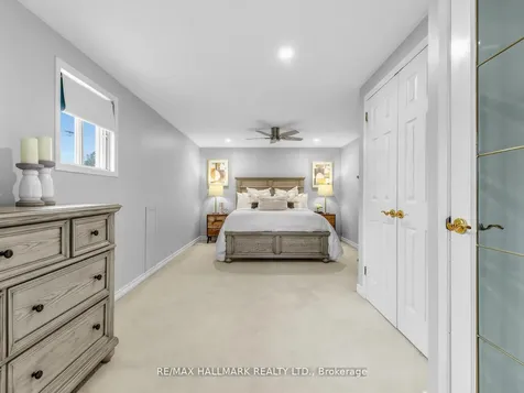 21 Pleasant Avenue East Gwillimbury ON L9N 1A1
