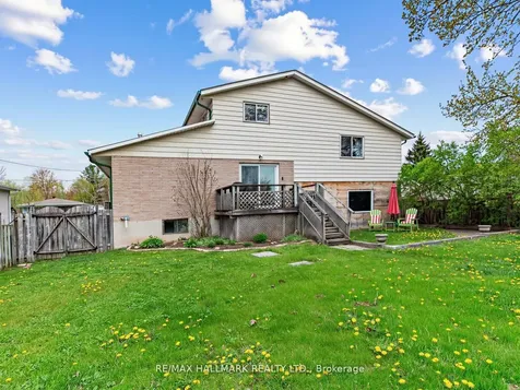 21 Pleasant Avenue East Gwillimbury ON L9N 1A1