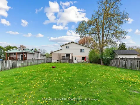 21 Pleasant Avenue East Gwillimbury ON L9N 1A1
