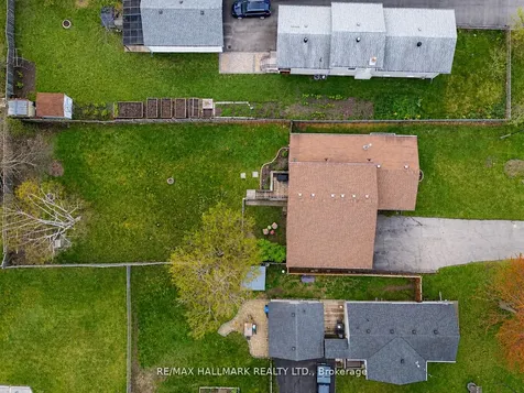 21 Pleasant Avenue East Gwillimbury ON L9N 1A1