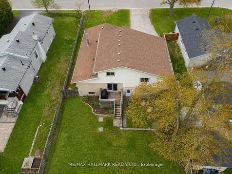 21 Pleasant Avenue East Gwillimbury ON L9N 1A1