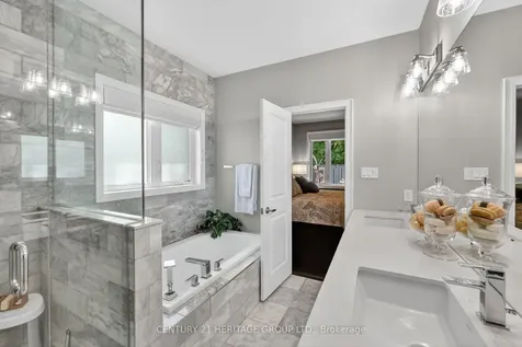 60 Colborne Street Bradford West Gwillimbury ON L3Z 1C5