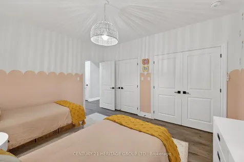 60 Colborne Street Bradford West Gwillimbury ON L3Z 1C5