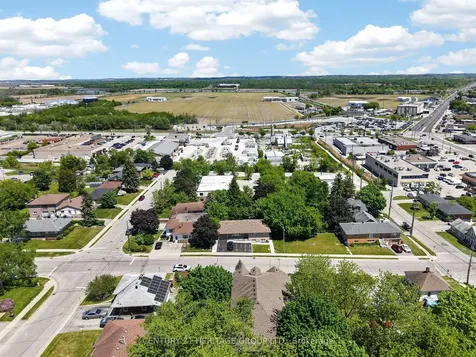 60 Colborne Street Bradford West Gwillimbury ON L3Z 1C5