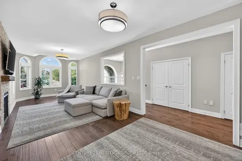 60 Colborne Street Bradford West Gwillimbury ON L3Z 1C5