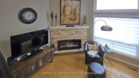 8 Dunkeld Way Markham ON L3T 4Y9