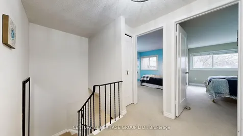 8 Dunkeld Way Markham ON L3T 4Y9