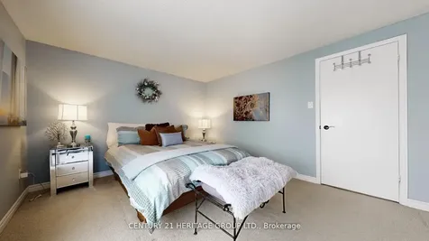 8 Dunkeld Way Markham ON L3T 4Y9
