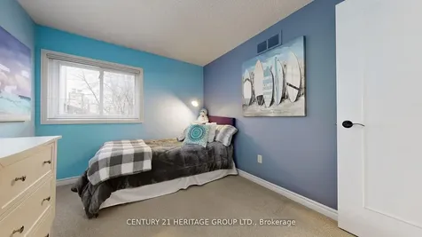 8 Dunkeld Way Markham ON L3T 4Y9