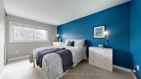 8 Dunkeld Way Markham ON L3T 4Y9