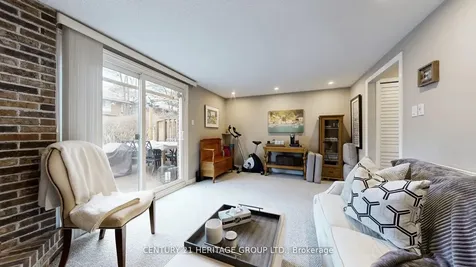 8 Dunkeld Way Markham ON L3T 4Y9