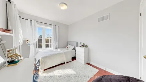 75 Gosnel Circle Bradford West Gwillimbury ON L3Z 0G2