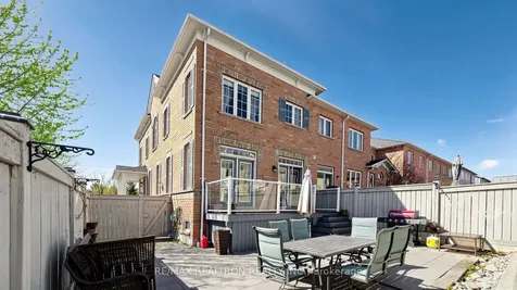 75 Gosnel Circle Bradford West Gwillimbury ON L3Z 0G2