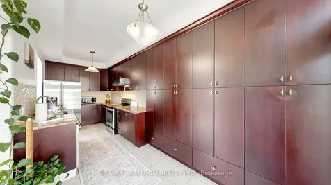 75 Gosnel Circle Bradford West Gwillimbury ON L3Z 0G2