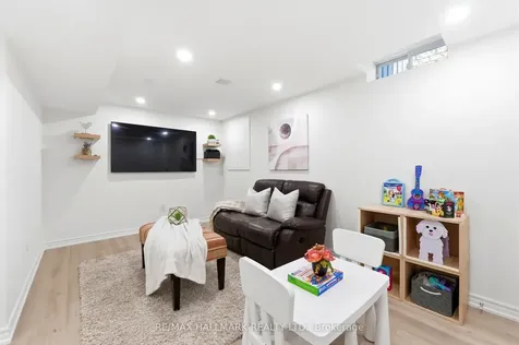 46 Matthew Drive Vaughan ON L4L 9B4