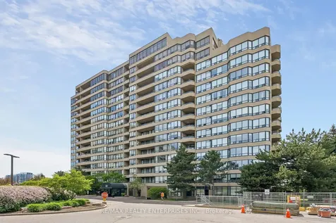 22 Clarissa Drive Richmond Hill ON L4C 9R6
