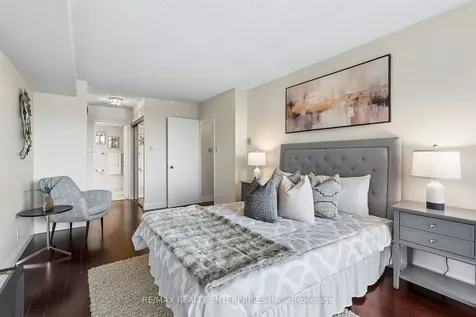 22 Clarissa Drive Richmond Hill ON L4C 9R6