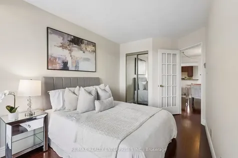 22 Clarissa Drive Richmond Hill ON L4C 9R6