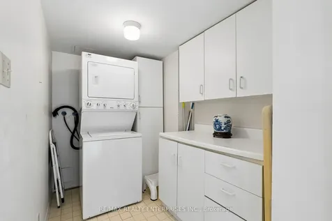 22 Clarissa Drive Richmond Hill ON L4C 9R6