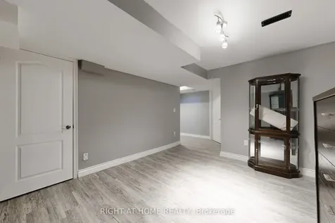 78 John W Taylor Avenue New Tecumseth ON L9R 0C9