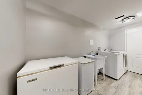 78 John W Taylor Avenue New Tecumseth ON L9R 0C9