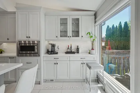 235 Montebello Avenue Vaughan ON L4H 1L6