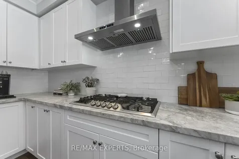 30 Zenith Avenue Vaughan ON L0J 1C0