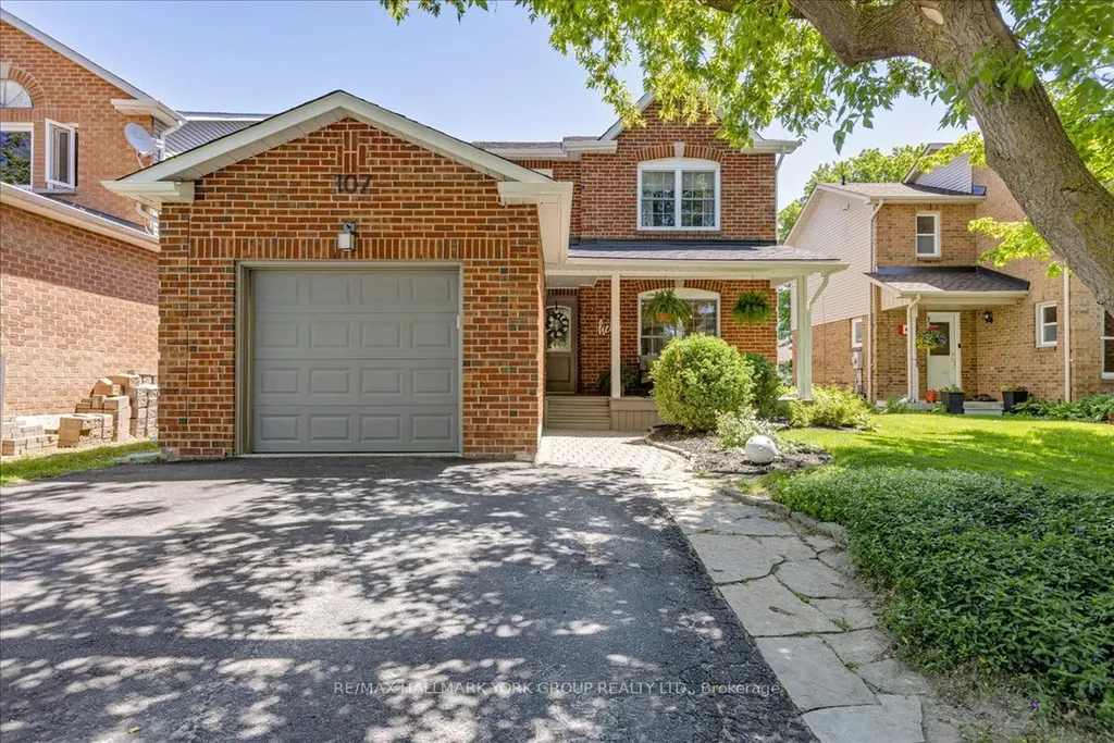 107 Natanya Boulevard Georgina ON L4P 3P9