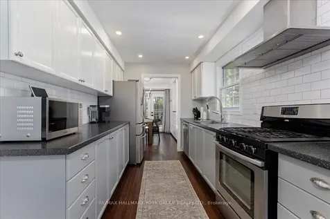 107 Natanya Boulevard Georgina ON L4P 3P9