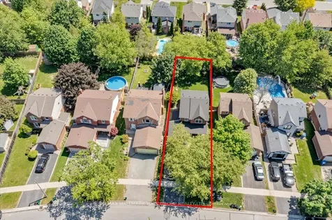 107 Natanya Boulevard Georgina ON L4P 3P9