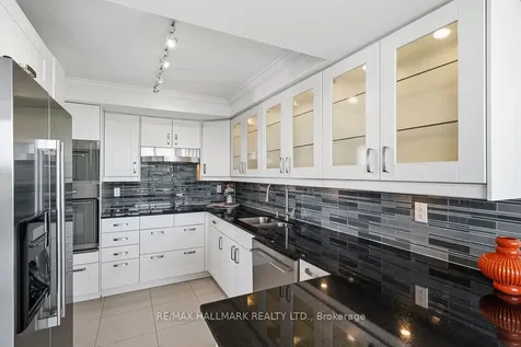 40 Harding Boulevard W Richmond Hill ON L4C 9S5