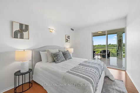 40 Harding Boulevard W Richmond Hill ON L4C 9S5