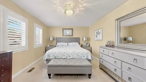 10 Caymus Street Richmond Hill ON L4B 4G3