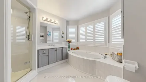 10 Caymus Street Richmond Hill ON L4B 4G3