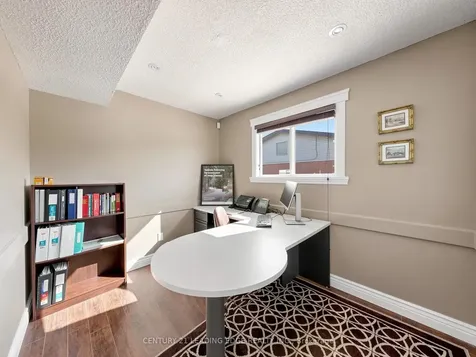 21 Metro Road S Georgina ON L4P 1V7