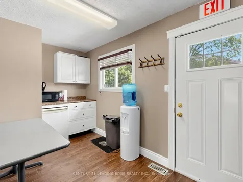 21 Metro Road S Georgina ON L4P 1V7