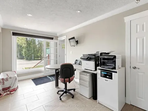 21 Metro Road S Georgina ON L4P 1V7