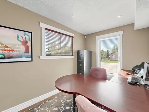 21 Metro Road S Georgina ON L4P 1V7
