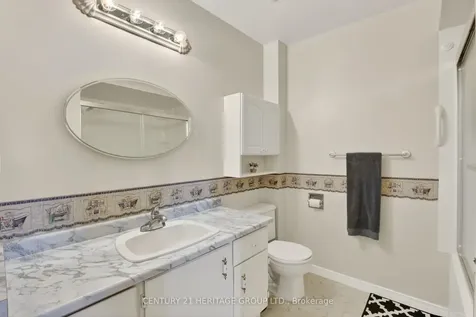 251 Collings Avenue Bradford West Gwillimbury ON L3Z 1W4