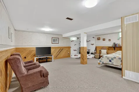 251 Collings Avenue Bradford West Gwillimbury ON L3Z 1W4